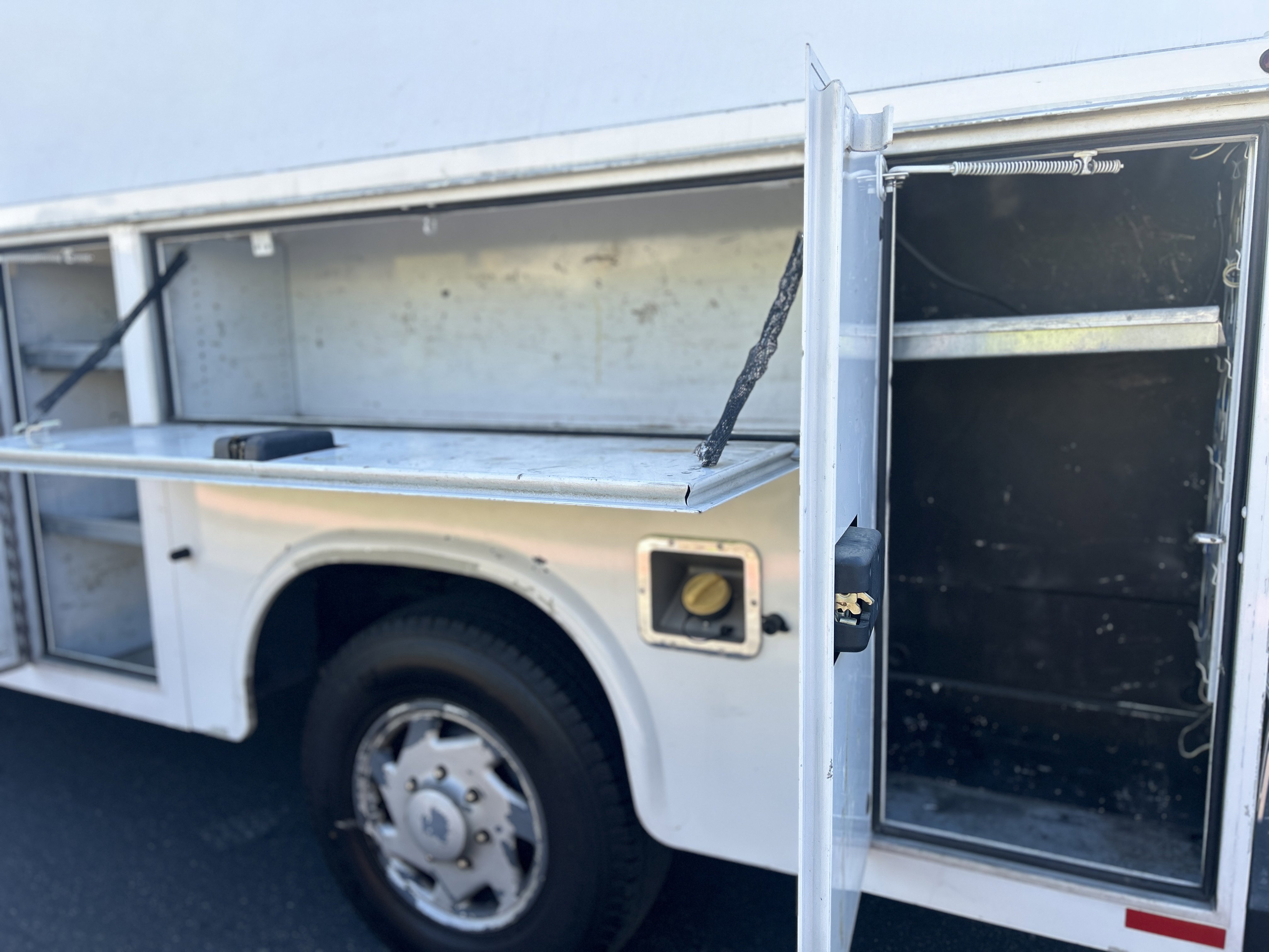 Used 2016 Ford E-350 and Econoline 350 Super Duty RWD image 11