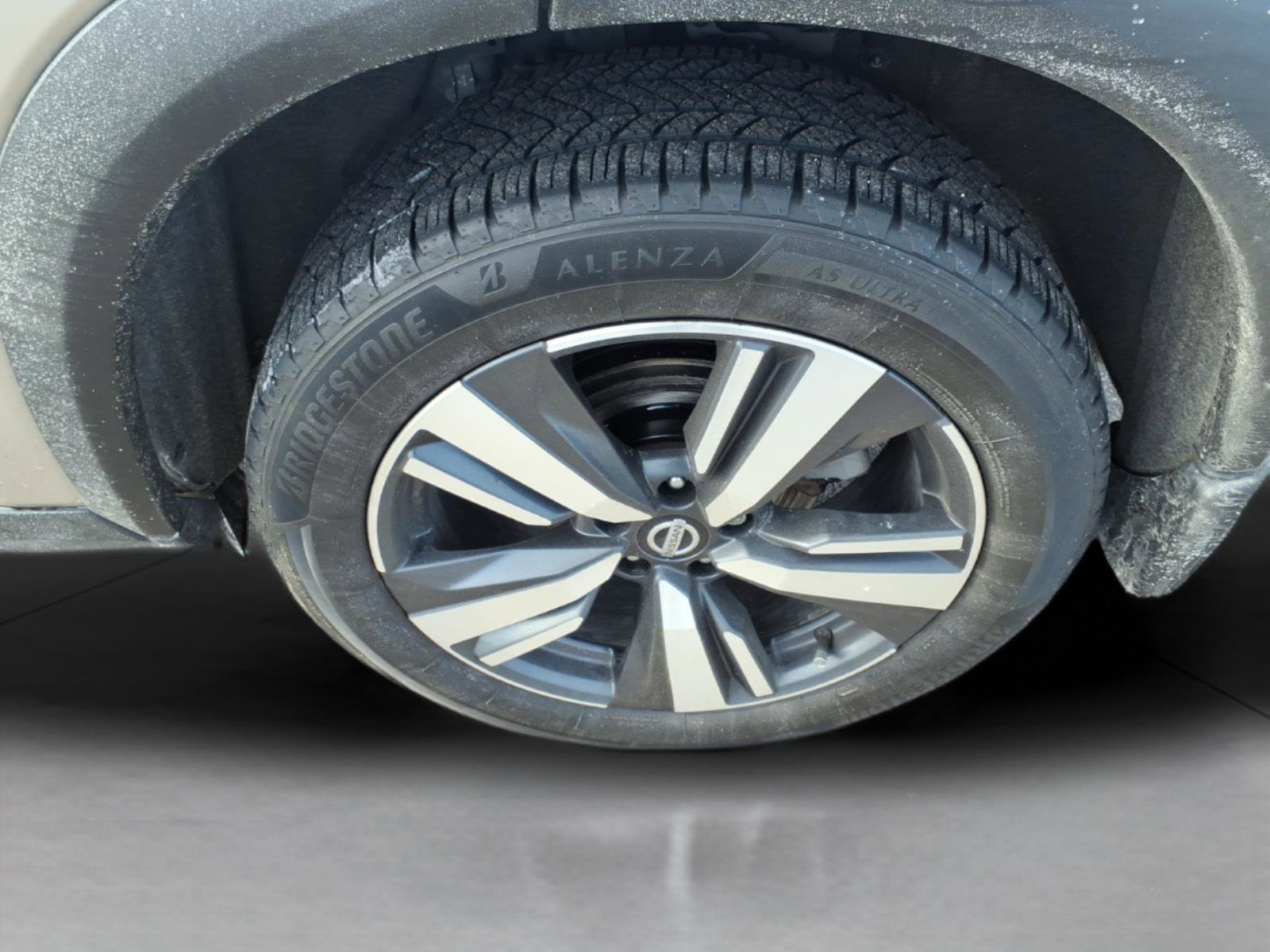 Used 2021 Nissan Rogue Platinum image 8