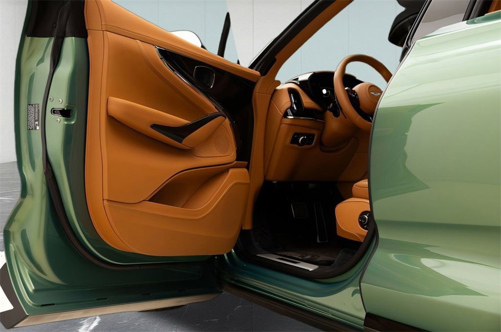 New 2025 Aston Martin DBX 707 image 15