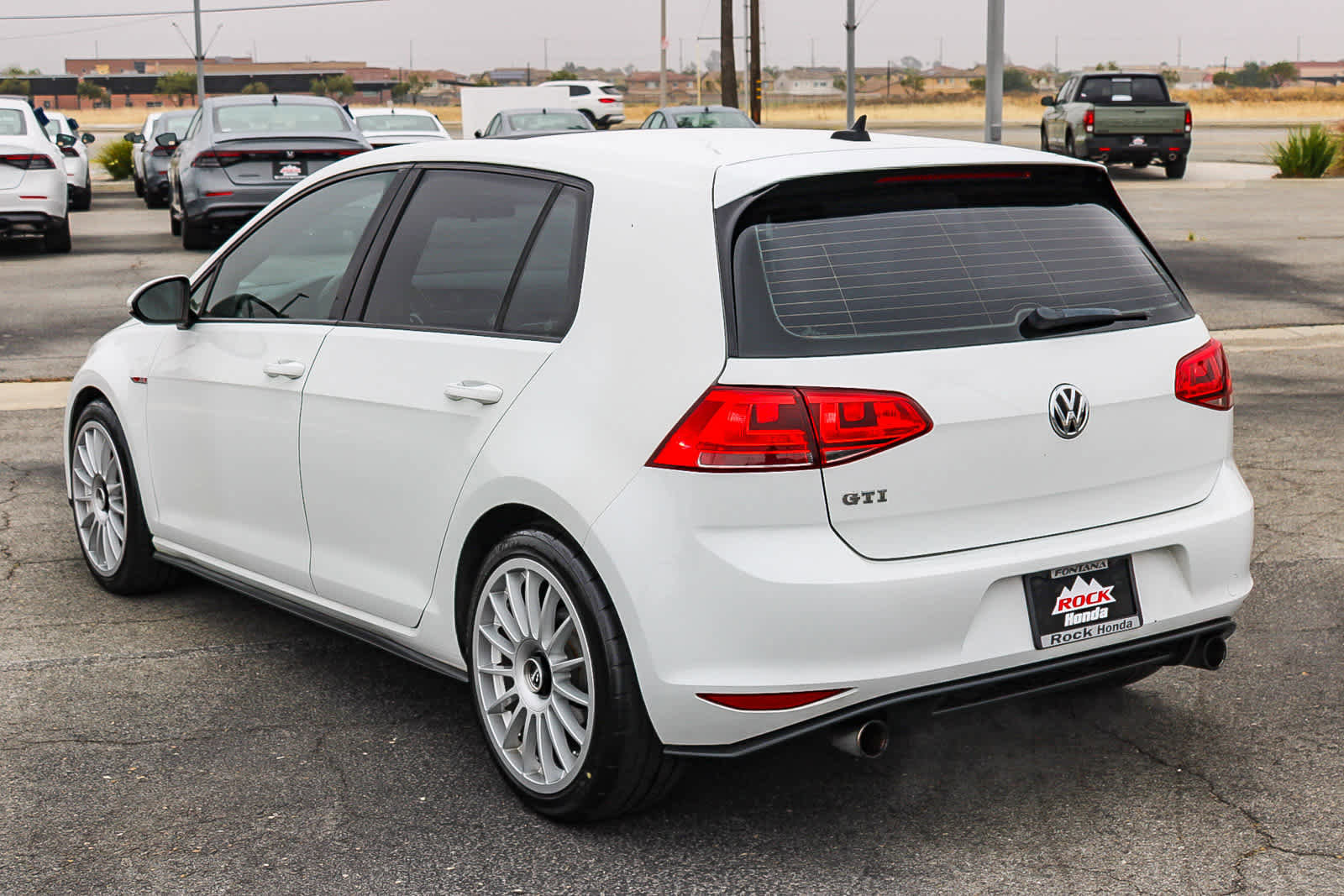 Used 2015 Volkswagen GTI 4-Door FWD image 8
