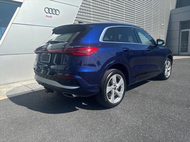 Used 2025 Audi Q5 Premium Plus w/ Premium Plus AWD/4WD image 3