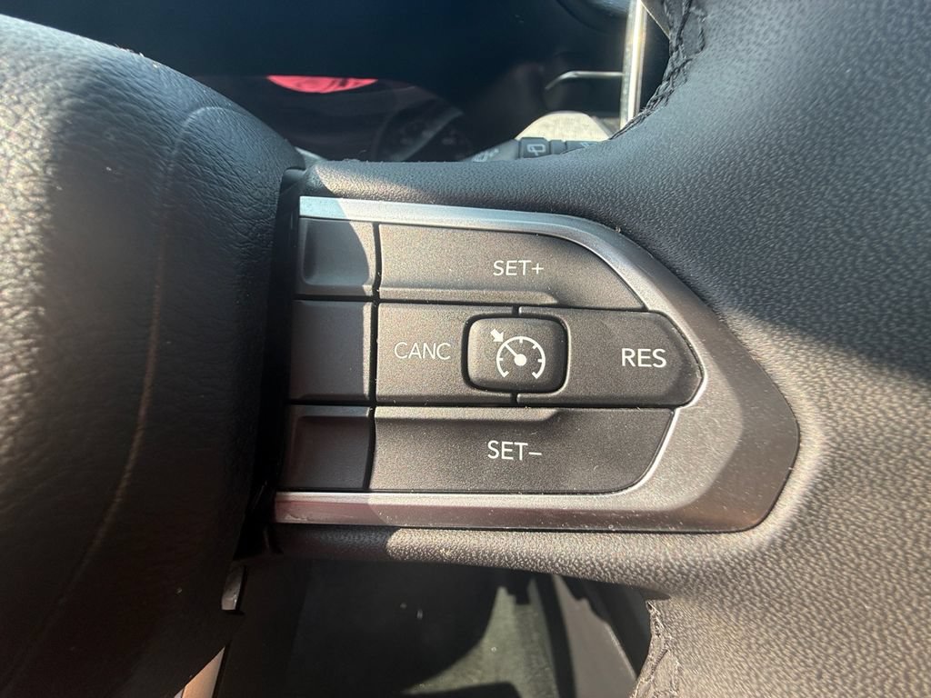 Used 2024 Jeep Compass Latitude AWD/4WD image 17