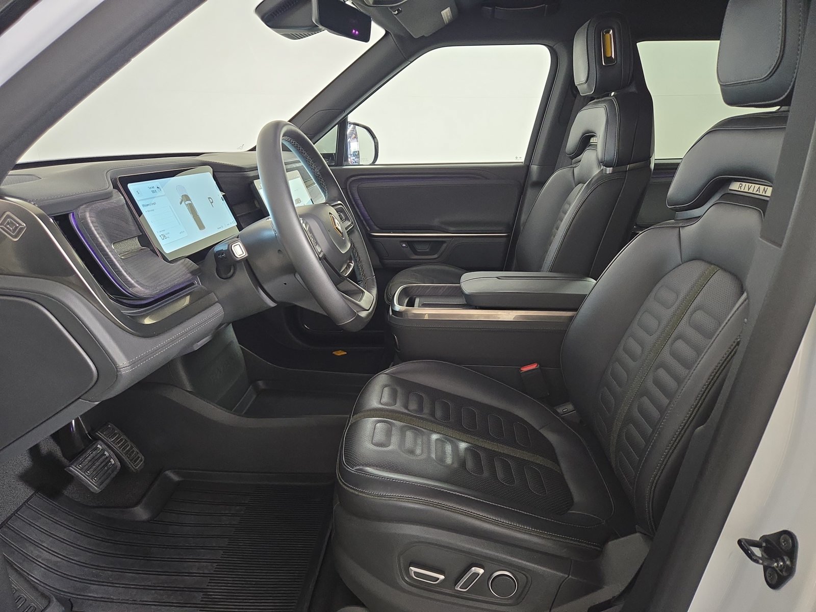 Used 2025 Rivian R1T Adventure Dual AWD/4WD image 20