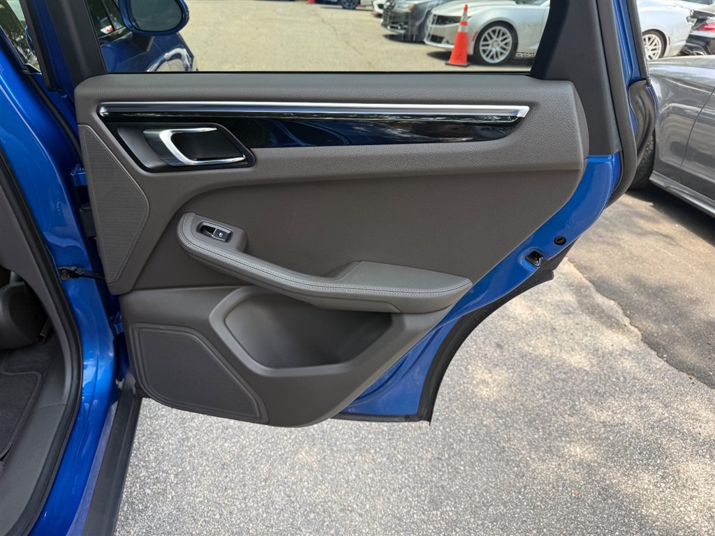 Used 2016 Porsche Macan S AWD/4WD image 24