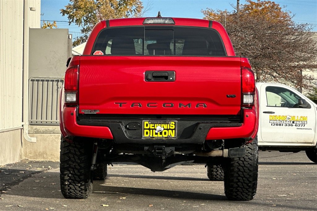 Used 2019 Toyota Tacoma TRD Sport image 6