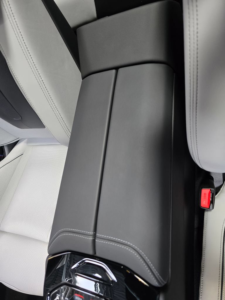 Used 2026 BMW M5 Touring AWD/4WD image 28