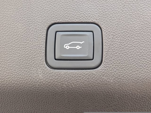 Used 2023 GMC Yukon SLT w/ SLT Premium Package RWD image 14
