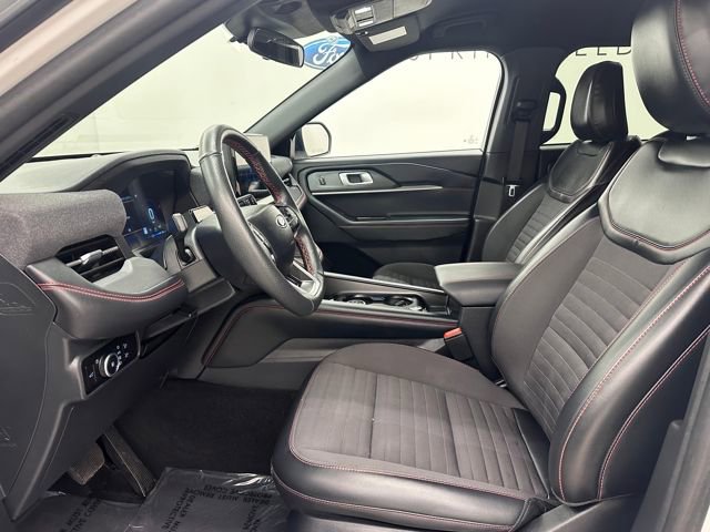 Certified 2025 Ford Explorer ST-Line w/ ST-Line Street Pack image 27