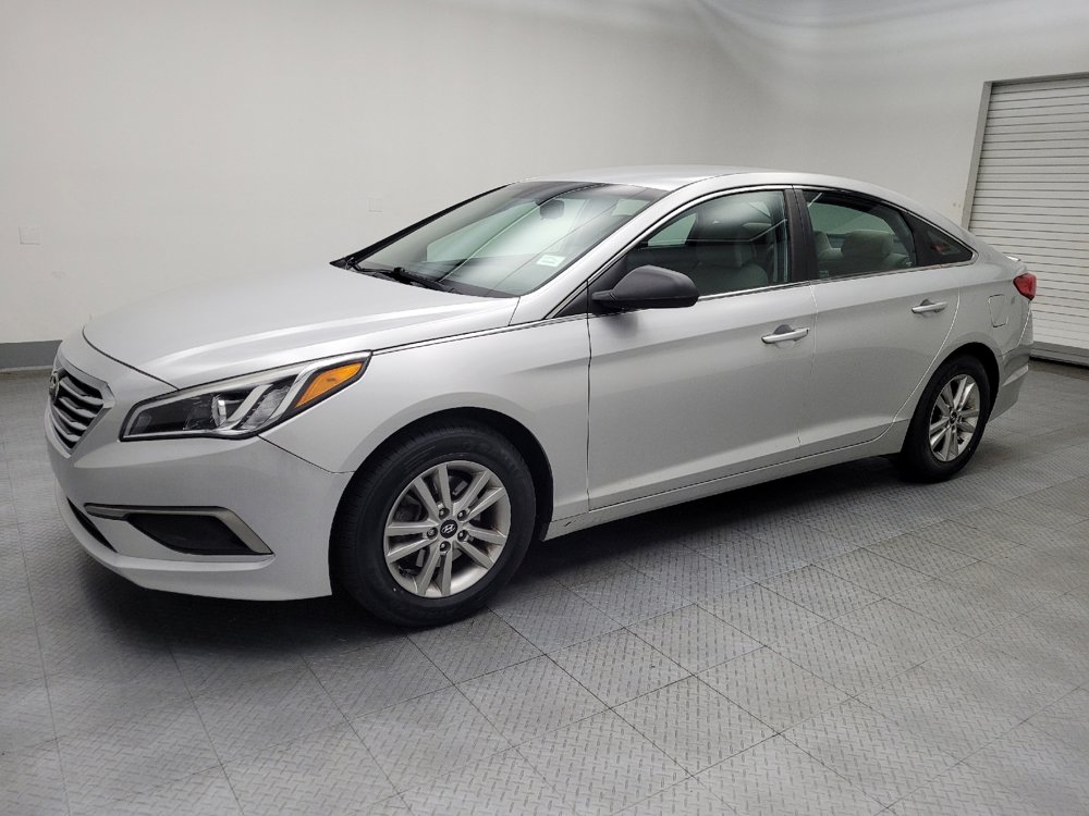 Used 2017 Hyundai Sonata SE image 2