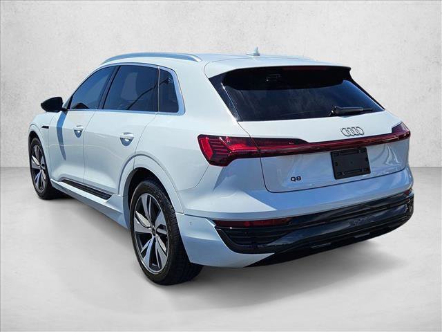 Used 2024 Audi Q8 e-tron Premium Plus AWD/4WD image 8