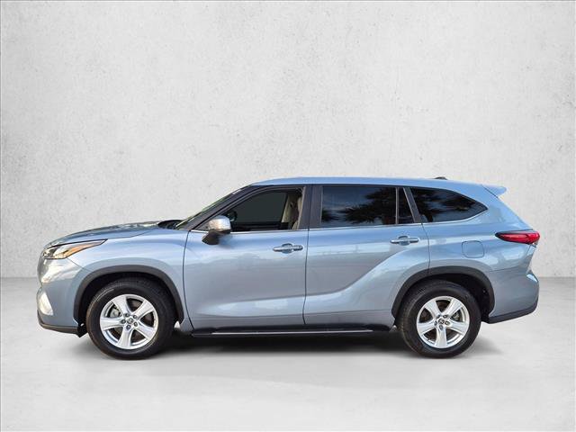 Used 2023 Toyota Highlander LE FWD image 8