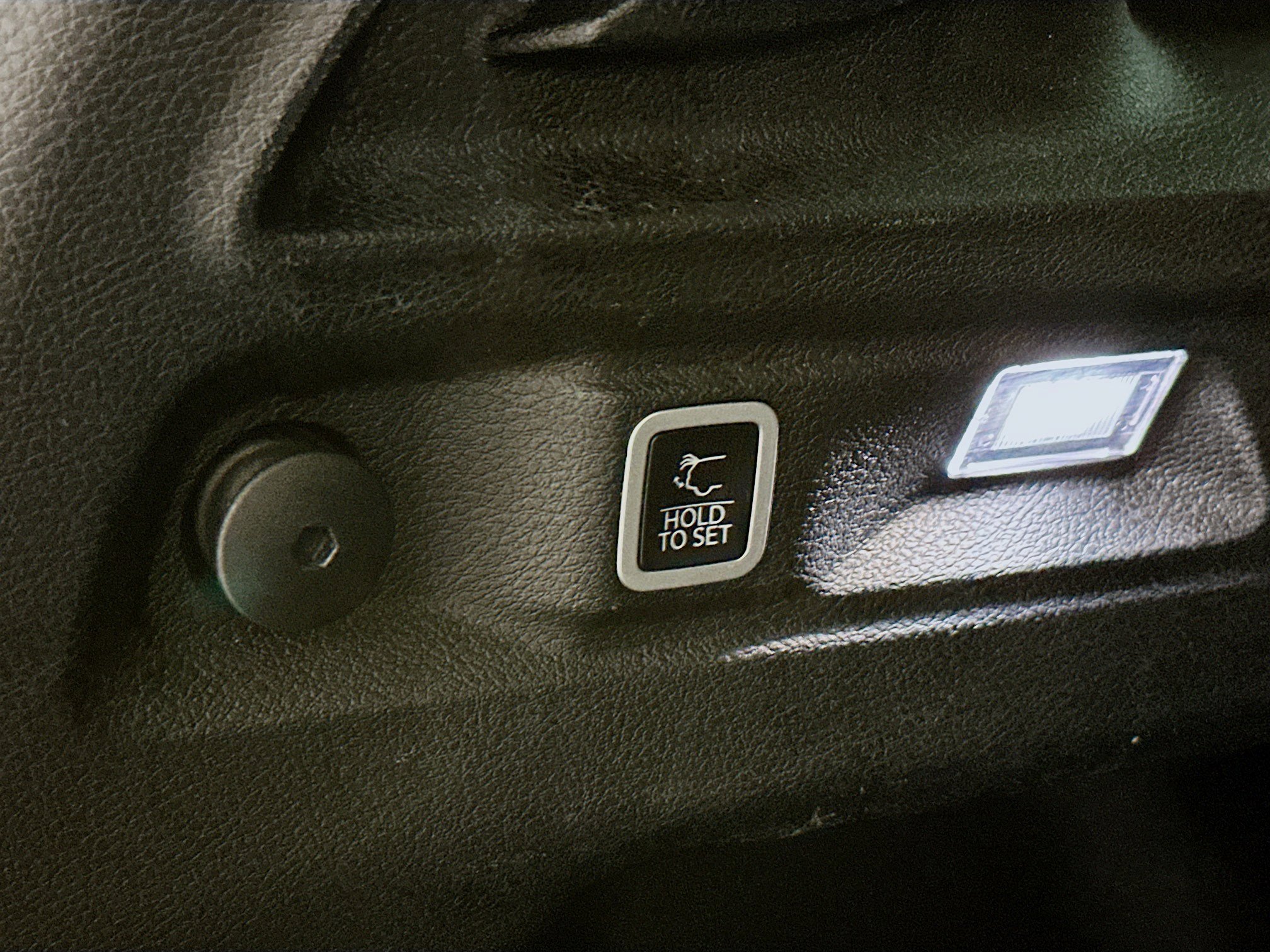 Used 2024 Jeep Grand Cherokee L Limited w/ Luxury Tech Group II image 33