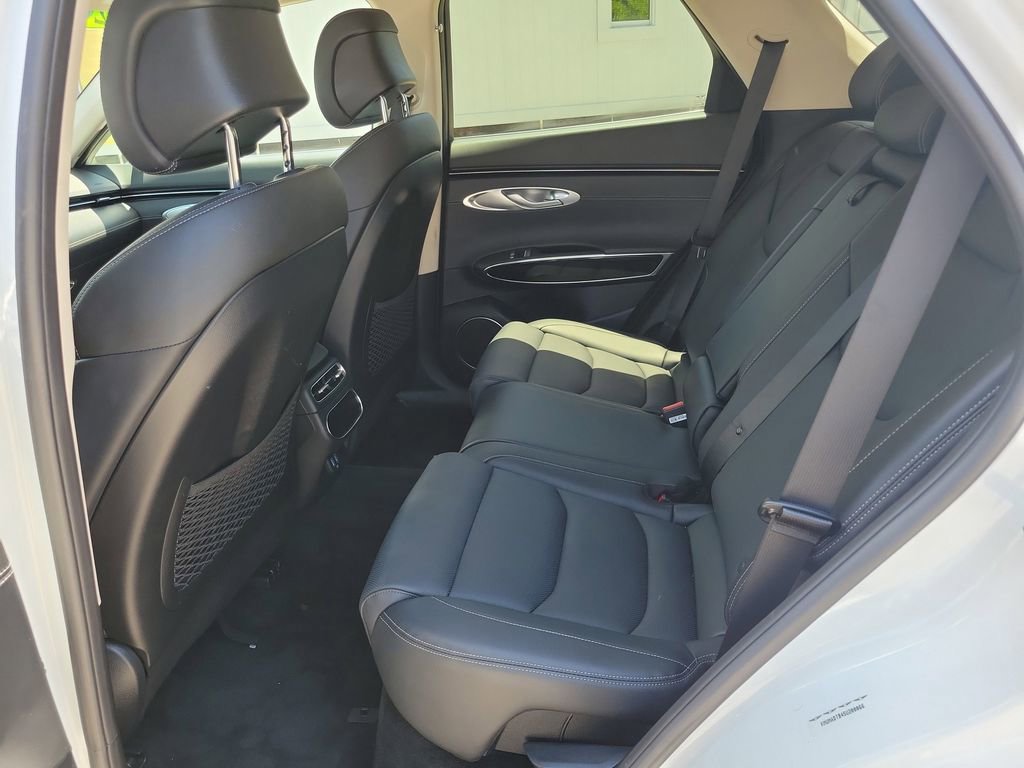 Certified 2025 Genesis GV70 2.5T AWD/4WD image 13