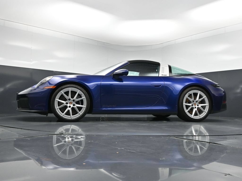 Certified 2025 Porsche 911 Targa 4 GTS AWD/4WD image 24
