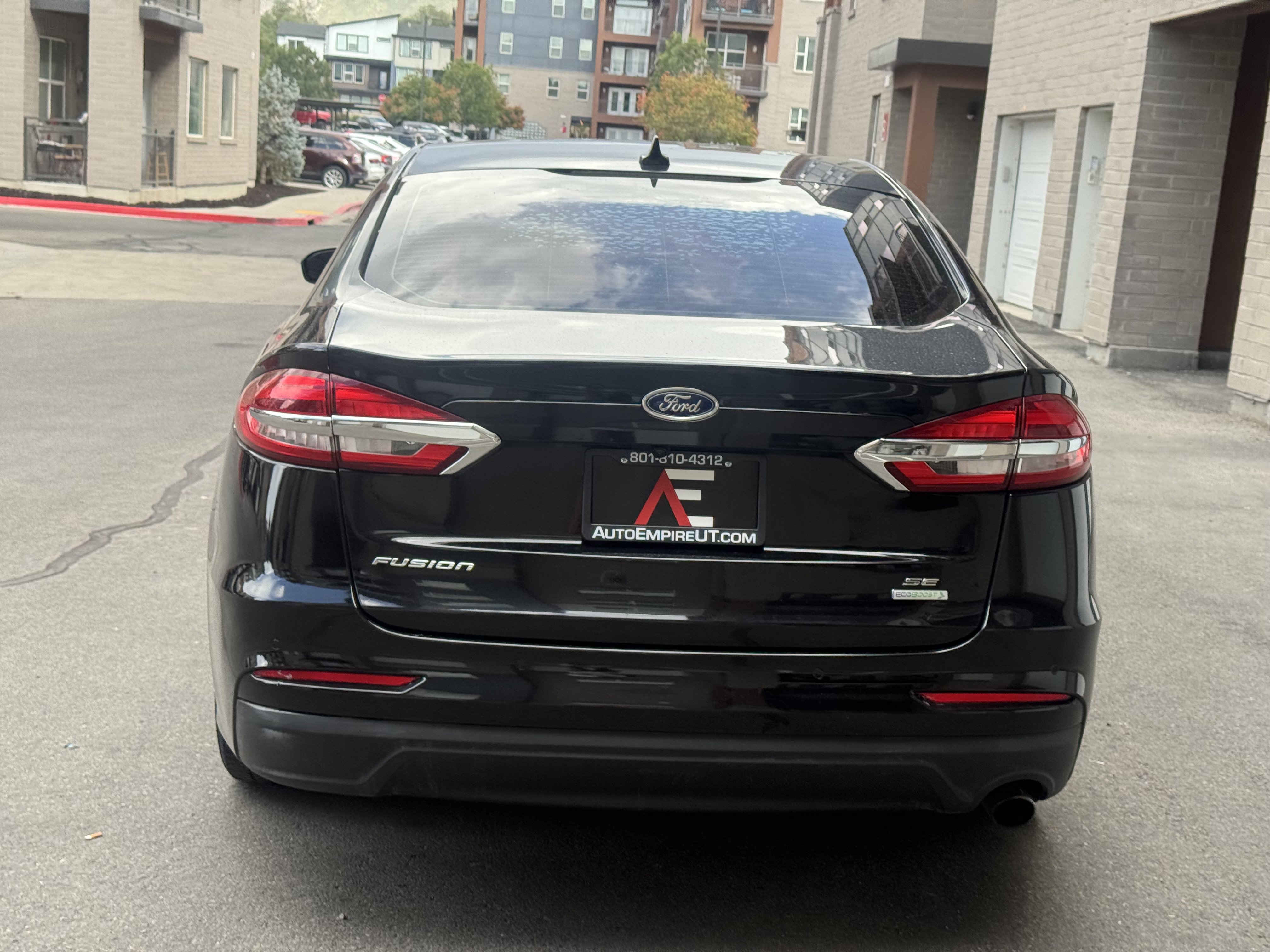 Used 2020 Ford Fusion SE image 4