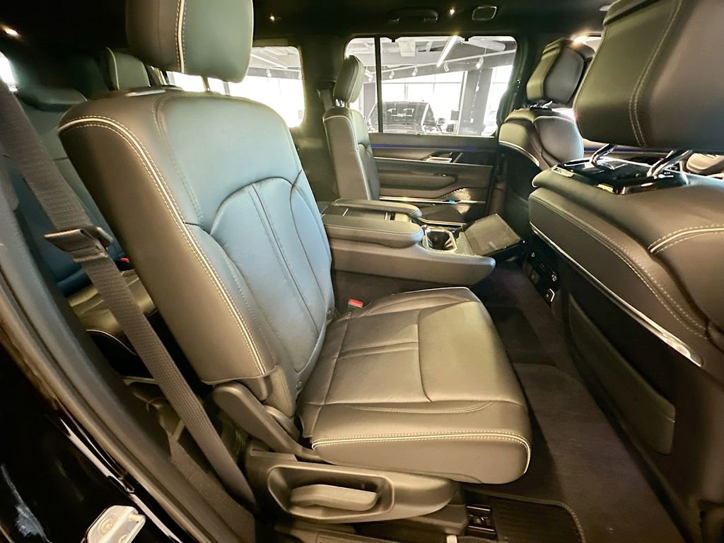 New 2025 Jeep Grand Wagoneer L Series II Obsidian w/ Quick Order Packagew 28T image 33