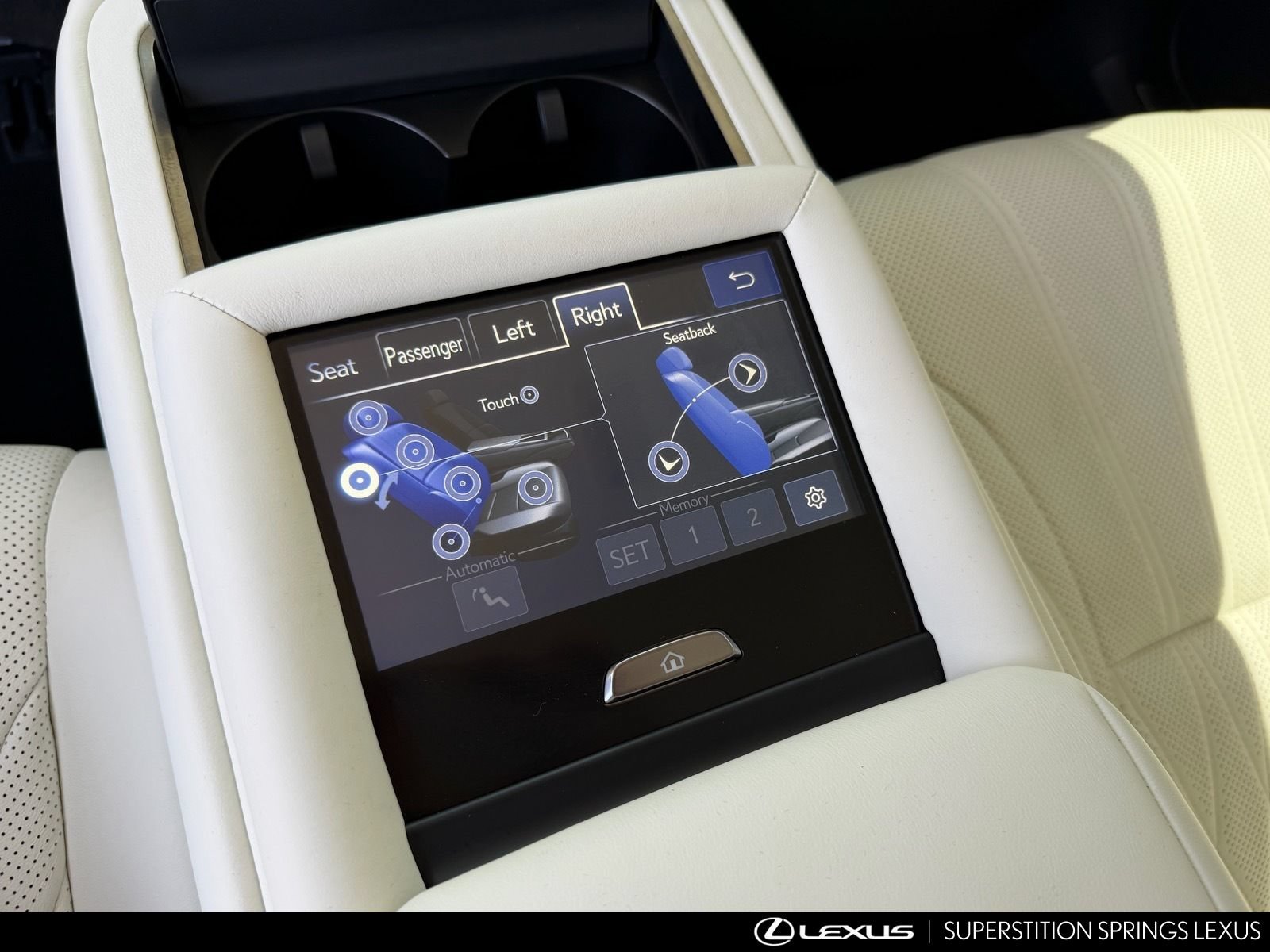 Used 2023 Lexus LS 500h AWD w/ Luxury Package image 31