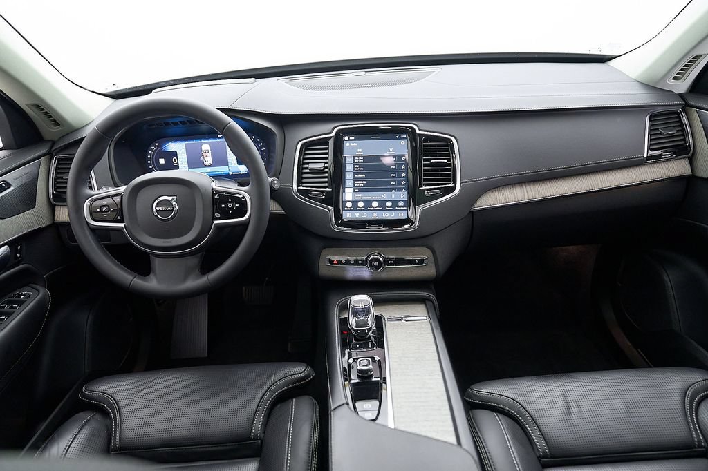 Certified 2023 Volvo XC90 B6 Ultimate w/ Protection Package AWD/4WD image 29