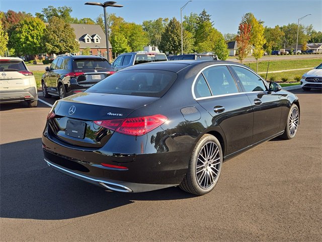 Used 2024 Mercedes-Benz C 300 4MATIC Sedan image 3