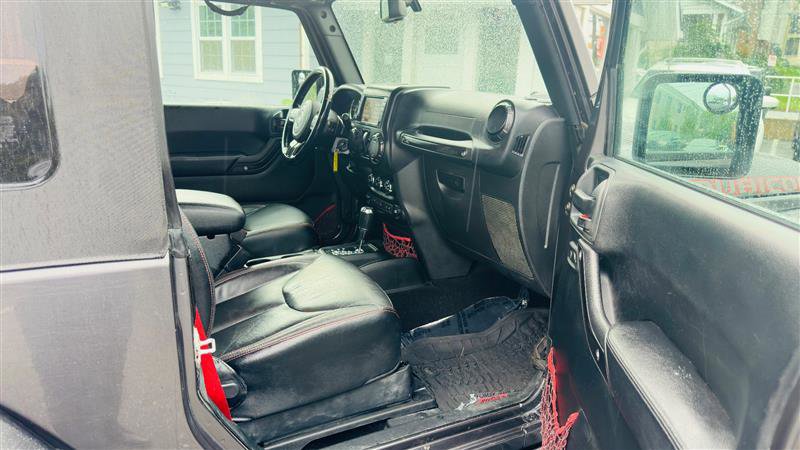Used 2018 Jeep Wrangler Rubicon AWD/4WD image 13