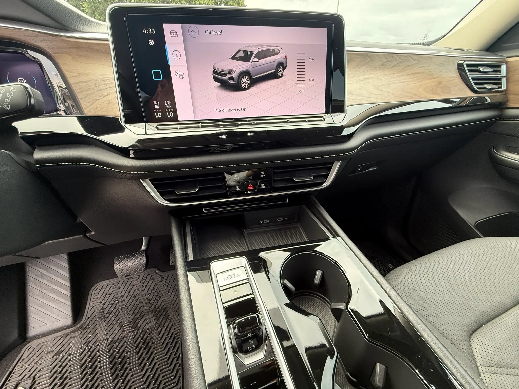 Used 2024 Volkswagen Atlas SE FWD image 16