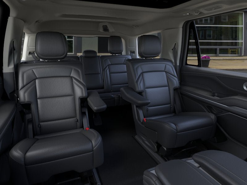 New 2026 Lincoln Navigator Reserve AWD/4WD image 11