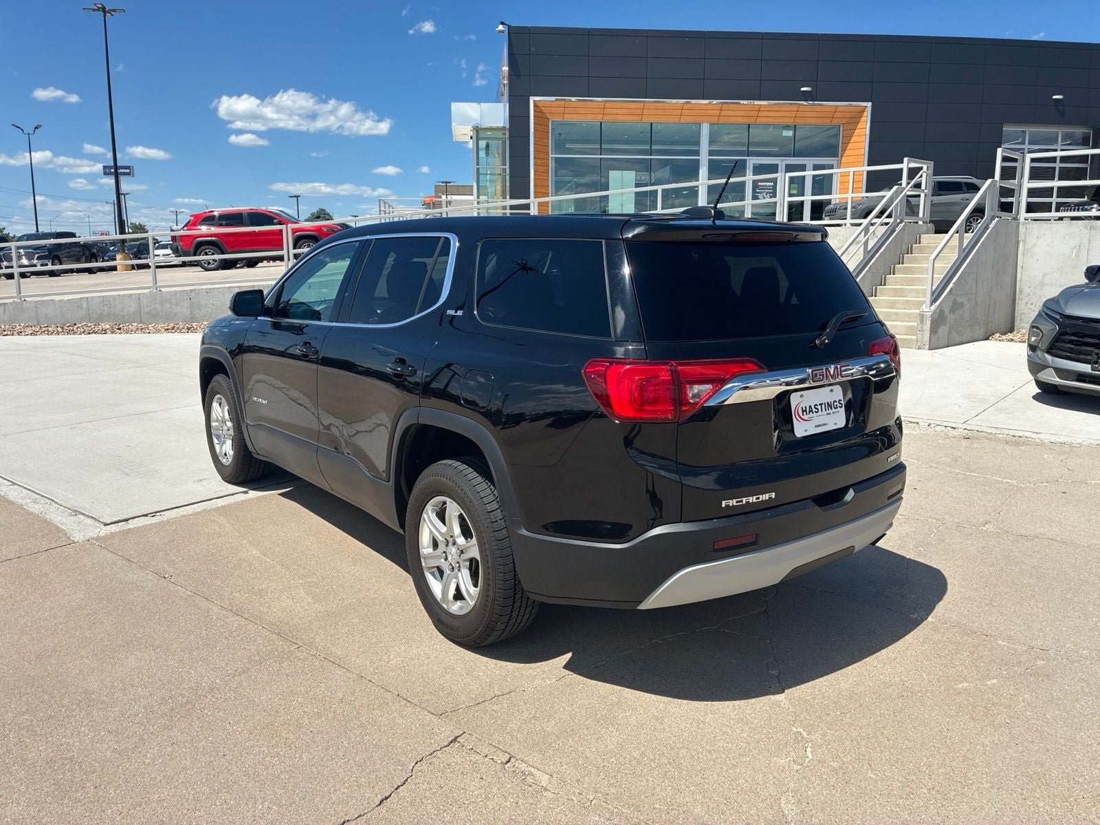 Used 2019 GMC Acadia SLE AWD/4WD image 3