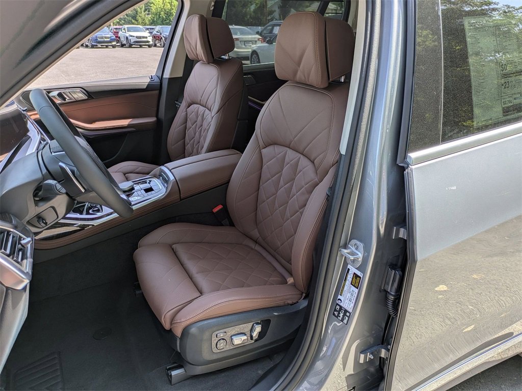 New 2026 BMW X7 xDrive40i w/ Premium Package image 8