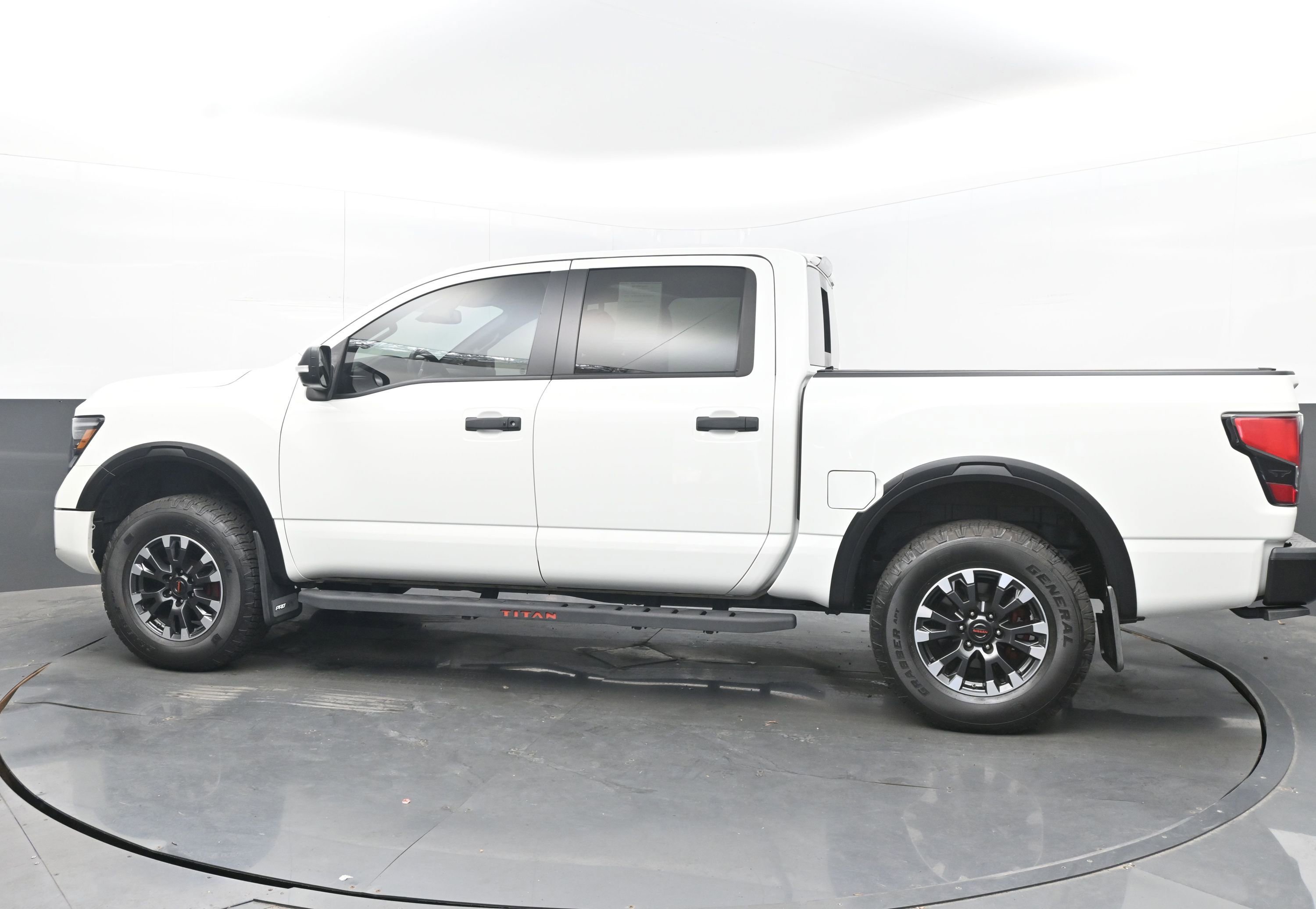 Certified 2021 Nissan Titan PRO-4X w/ Pro-4x Convenience Package image 5