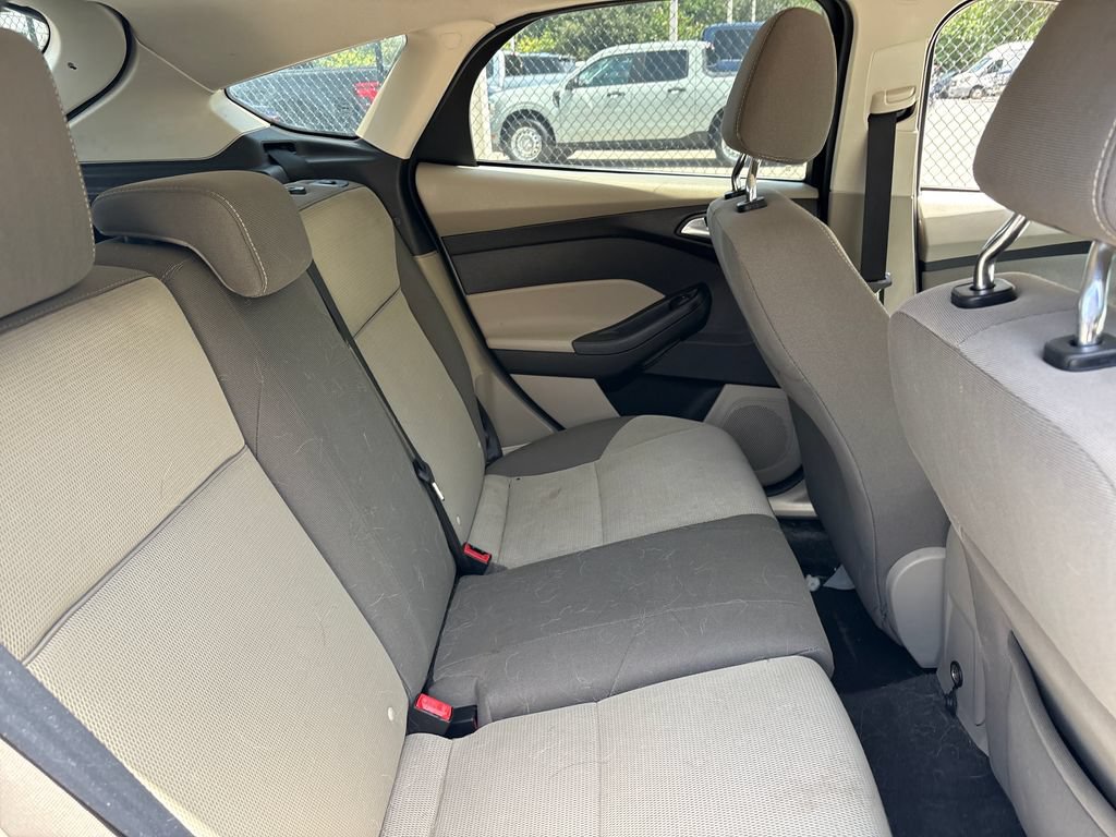 Used 2012 Ford Focus SE FWD image 28