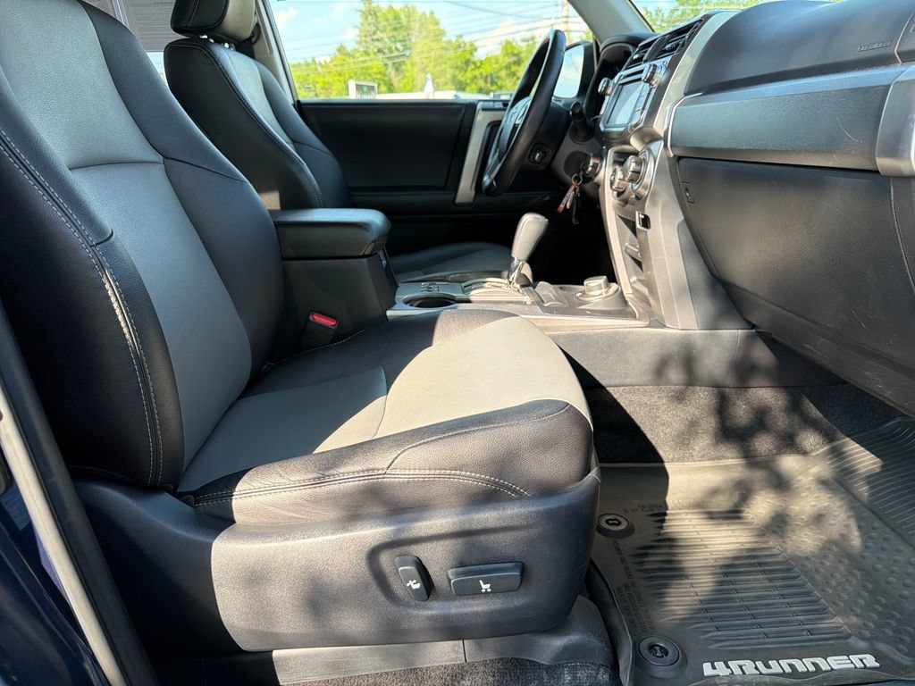 Used 2017 Toyota 4Runner SR5 Premium AWD/4WD image 36