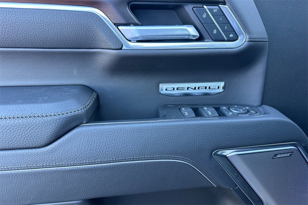 New 2025 GMC Sierra 1500 Denali image 9