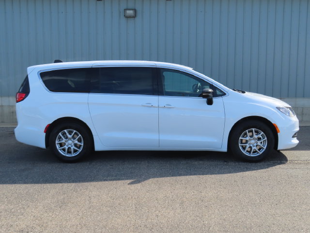 New 2027 Chrysler Pacifica LX FWD image 2