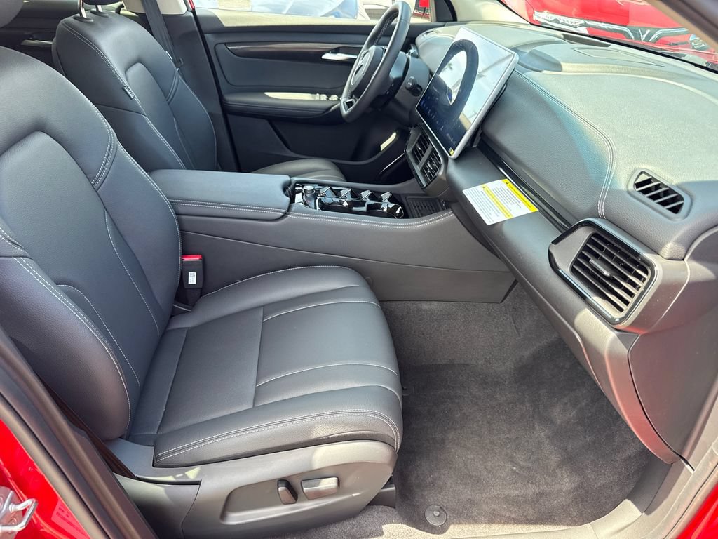 New 2025 VinFast VF 8 Eco AWD/4WD image 15