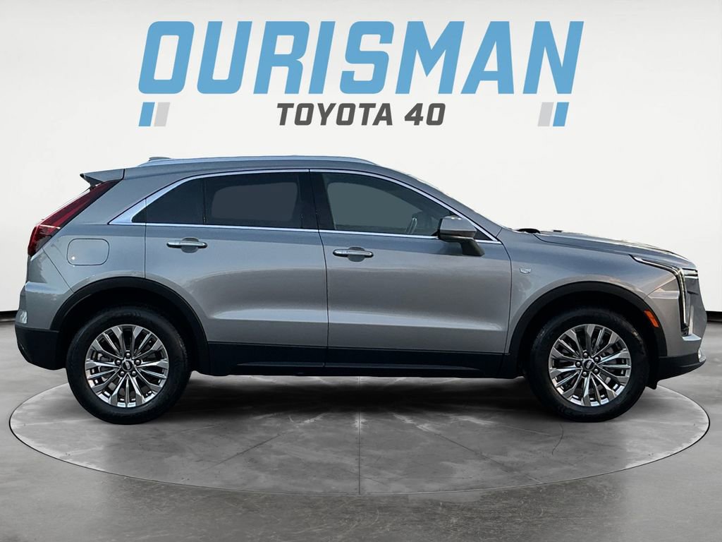 Used 2024 Cadillac XT4 Premium Luxury image 8