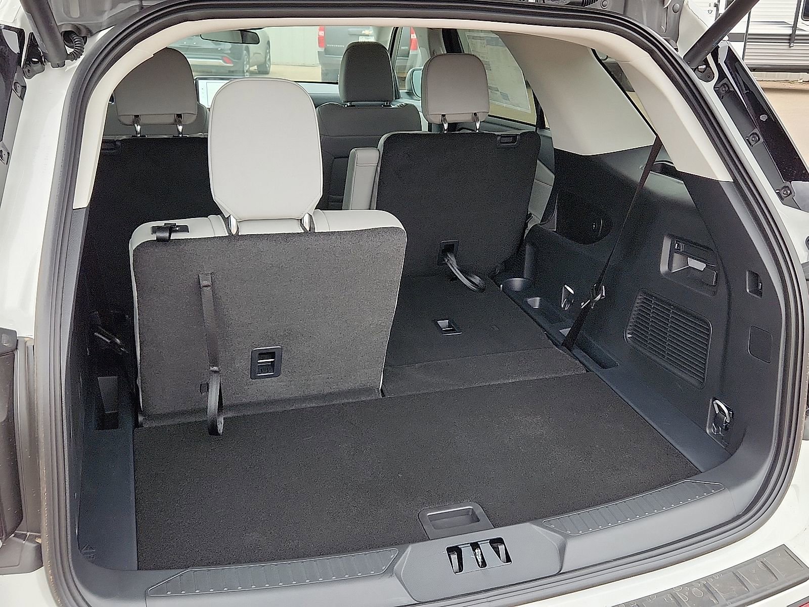 New 2026 Ford Explorer Active w/ Active Comfort Package image 8