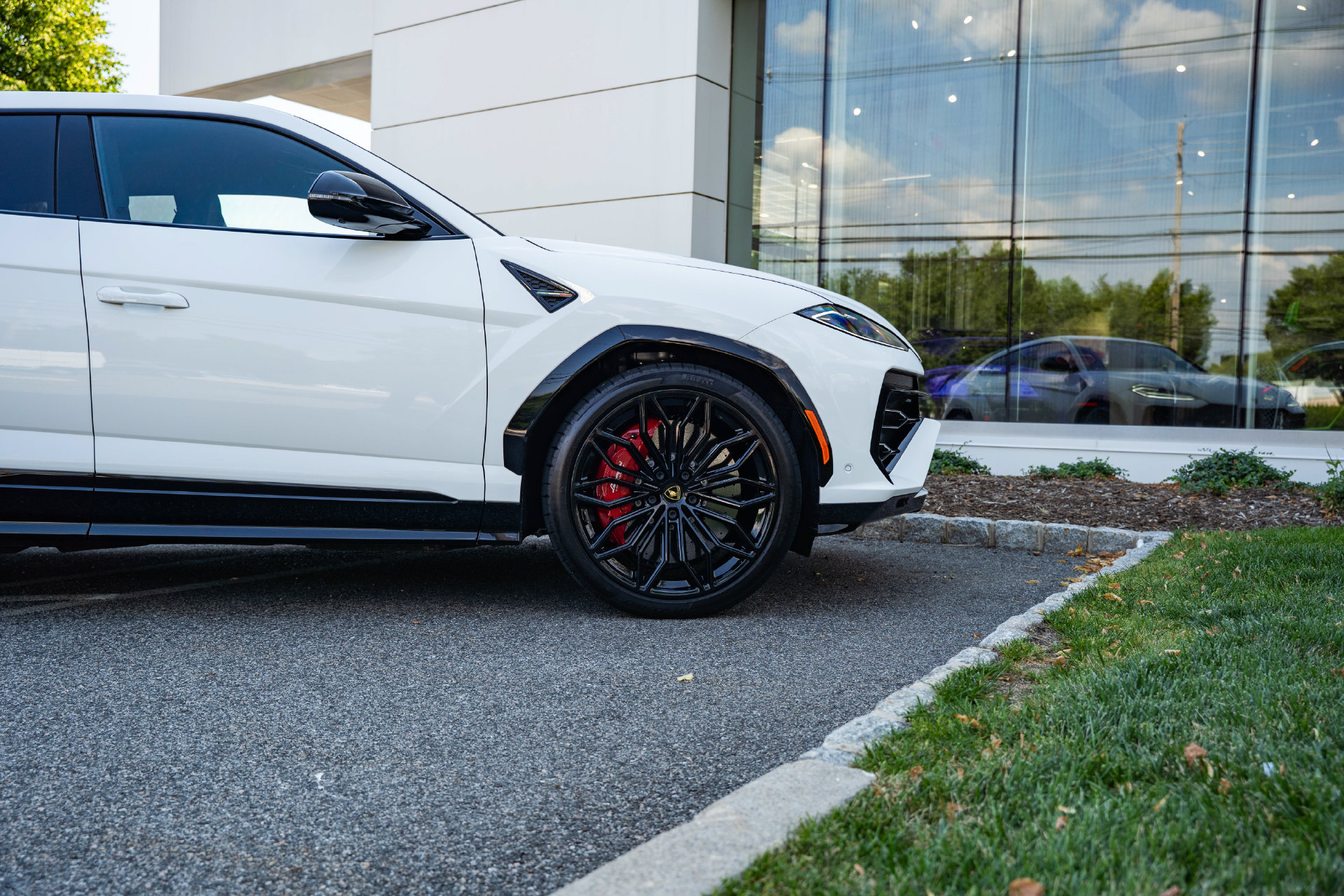 Used 2025 Lamborghini Urus Performante AWD/4WD image 15