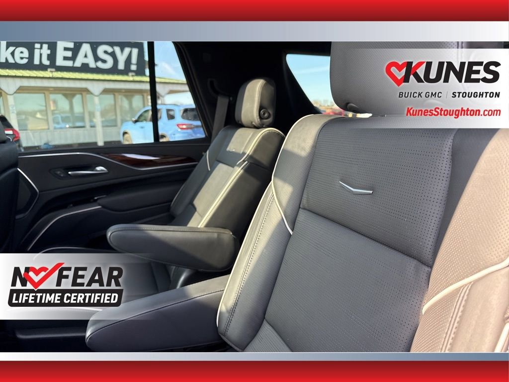 Used 2023 Cadillac Escalade Premium Luxury image 33