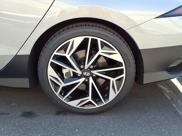 Certified 2025 Hyundai Ioniq 6 SEL image 6