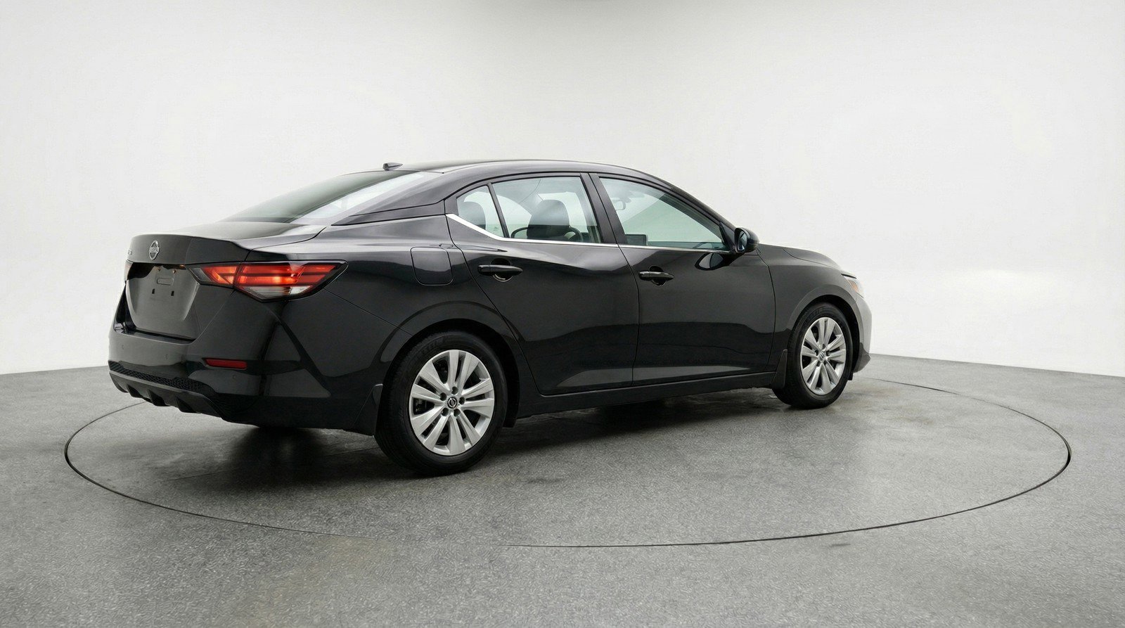 Used 2025 Nissan Sentra S image 9