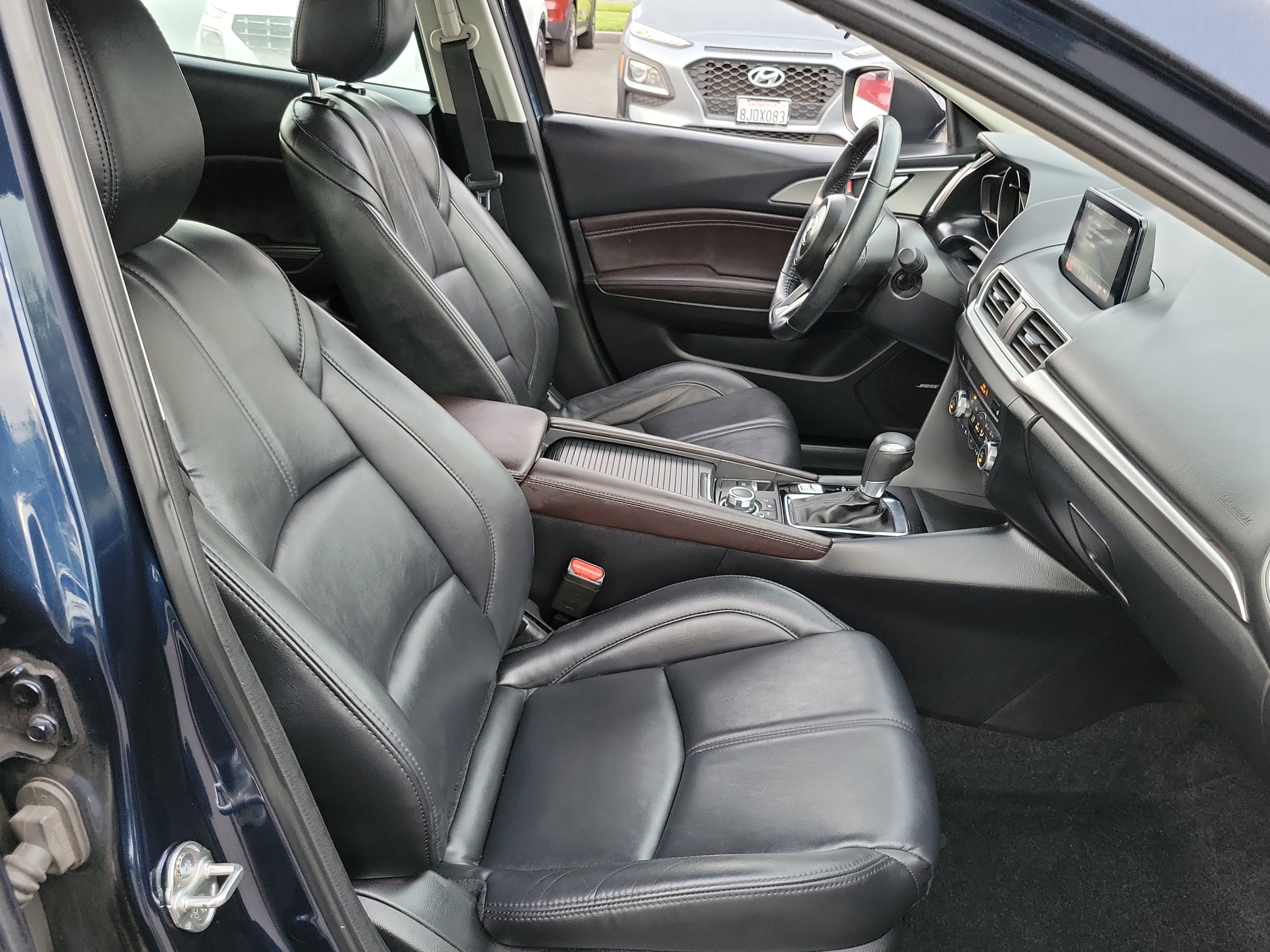 Used 2018 MAZDA MAZDA3 Touring image 21