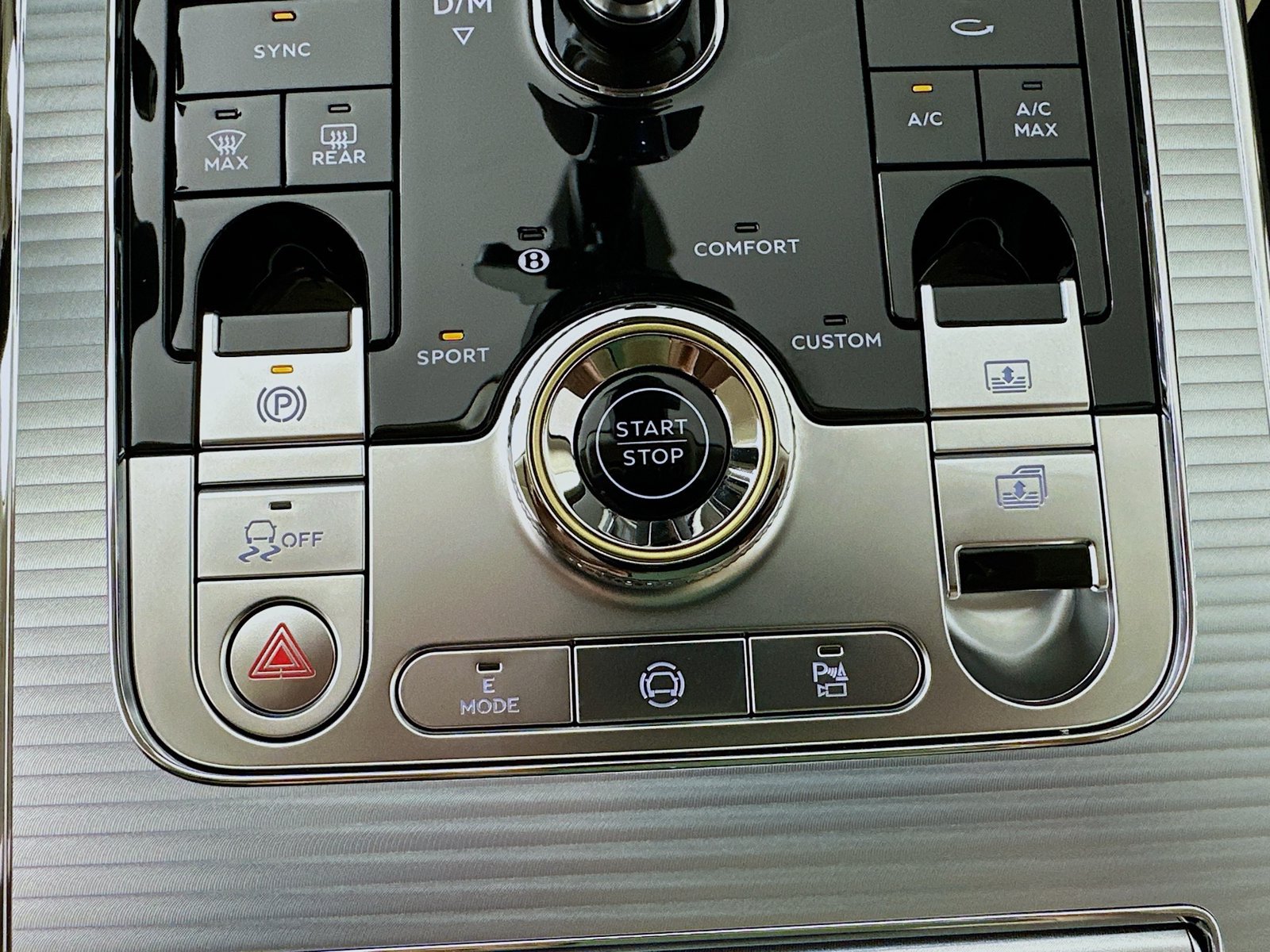 New 2026 Bentley Flying Spur V8 AWD/4WD image 31
