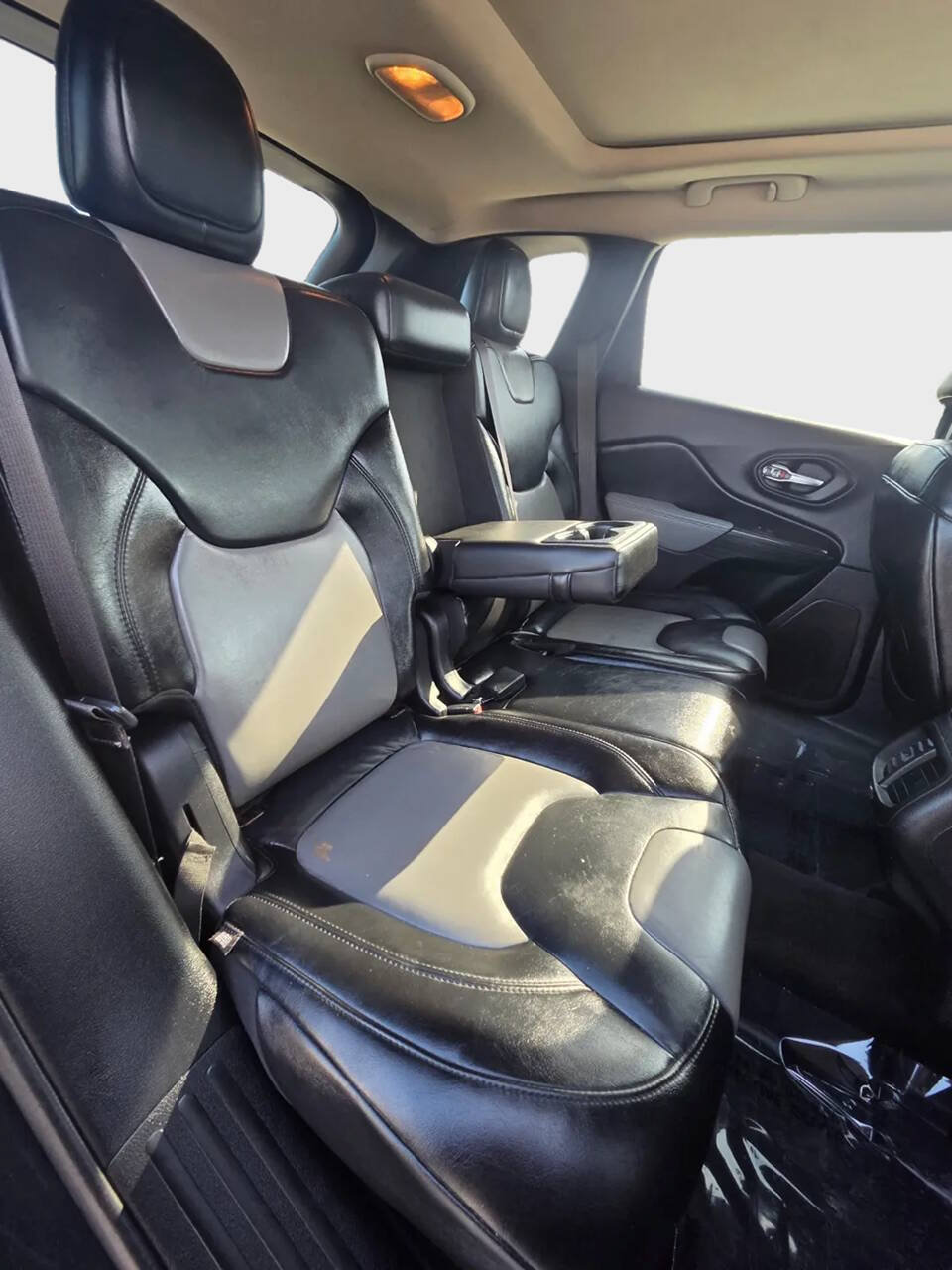 Used 2014 Jeep Cherokee Limited AWD/4WD image 15
