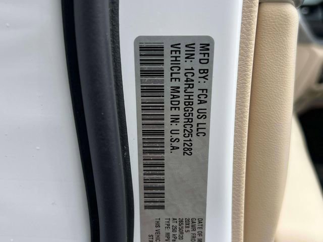 Certified 2024 Jeep Grand Cherokee Limited w/ Black Appearance Package image 23