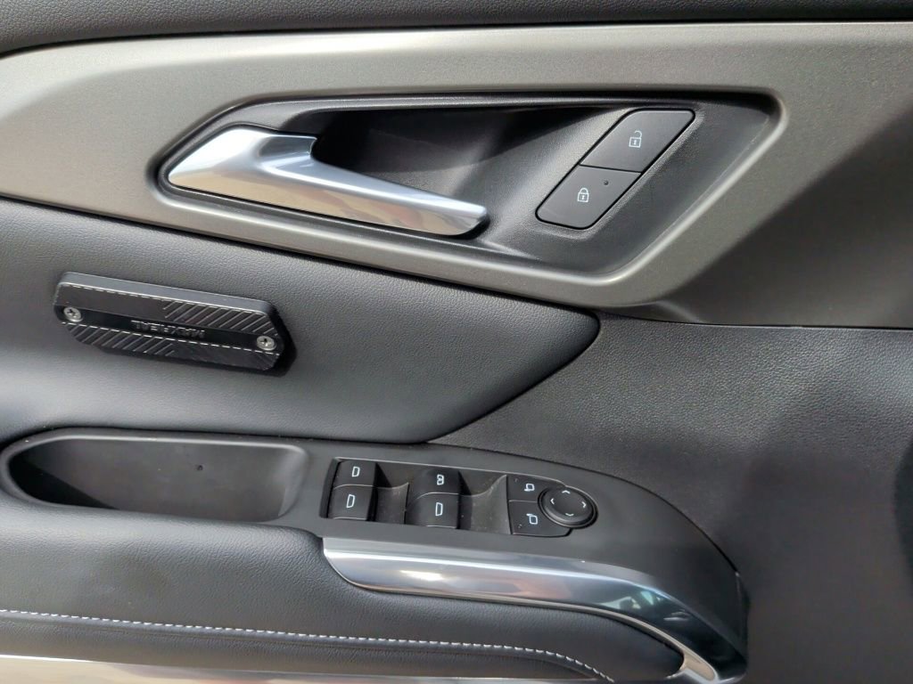 Used 2025 Chevrolet Traverse LT w/ Driver Confidence Package image 11