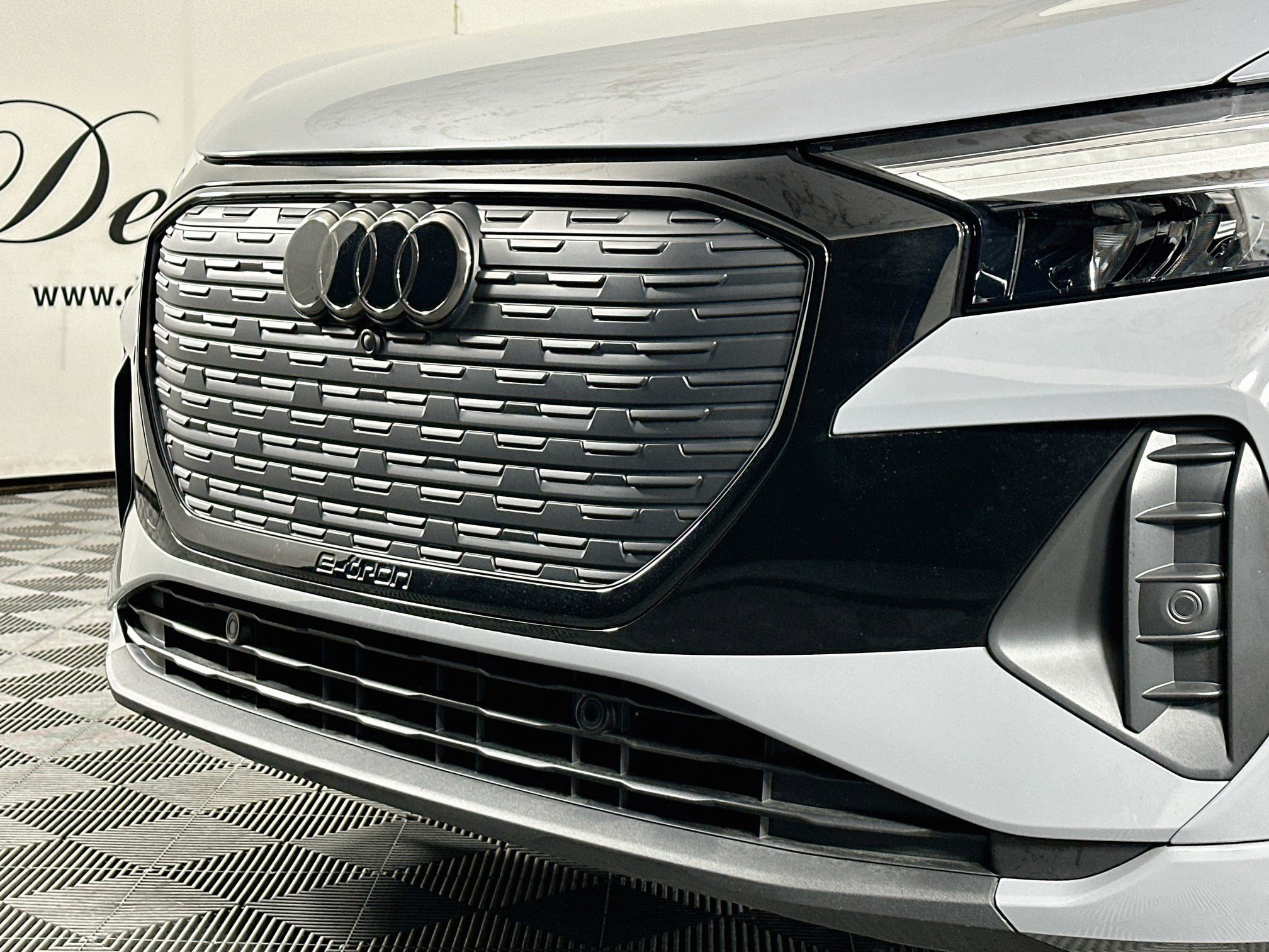 Used 2025 Audi Q4 e-tron Premium Plus w/ Premium Plus RWD image 32