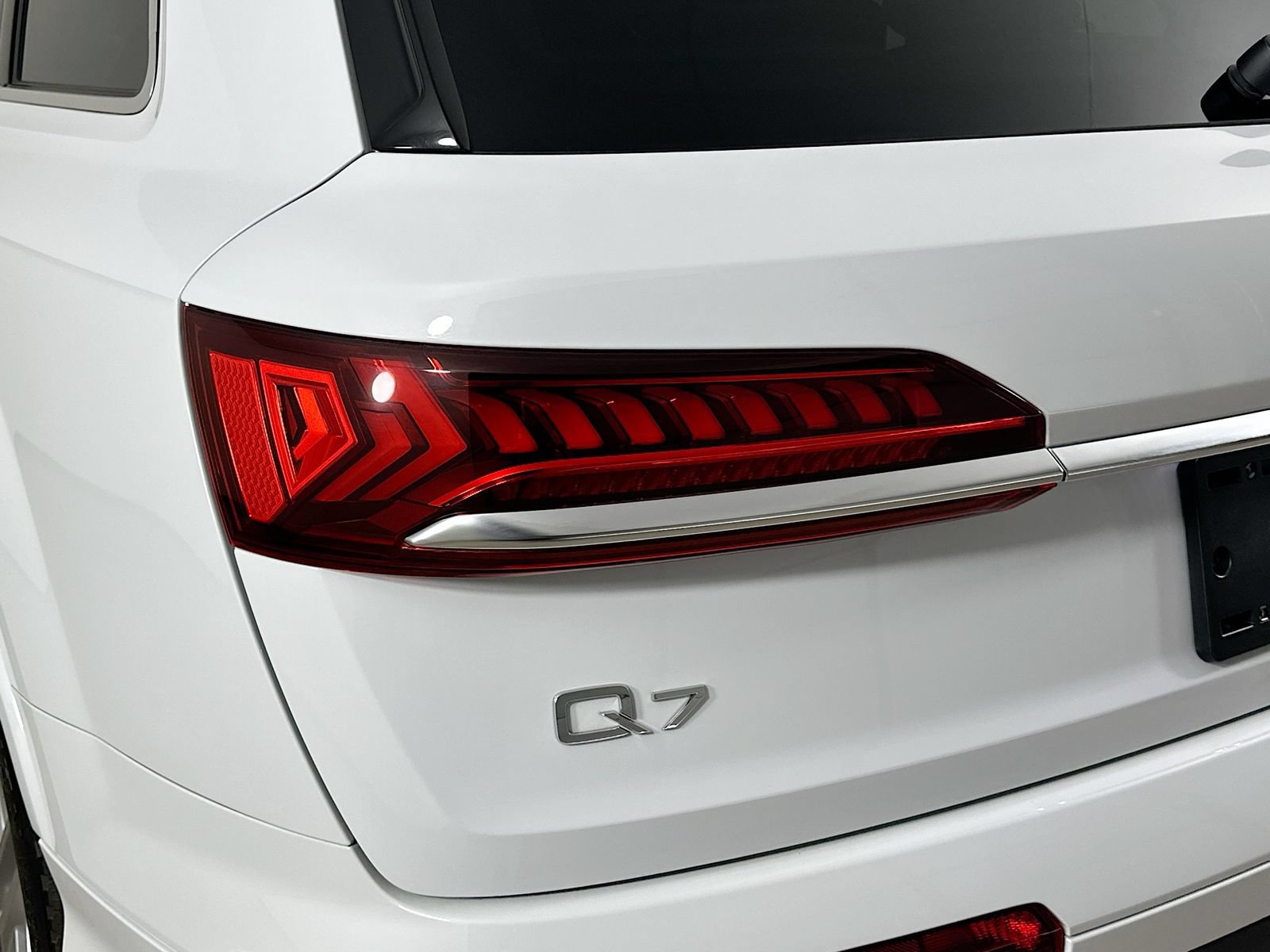 Used 2021 Audi Q7 3.0T Prestige w/ Prestige Package AWD/4WD image 12