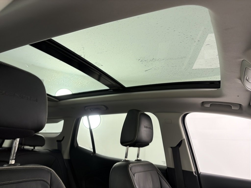 Used 2020 GMC Terrain Denali w/ Denali Premium Package image 32