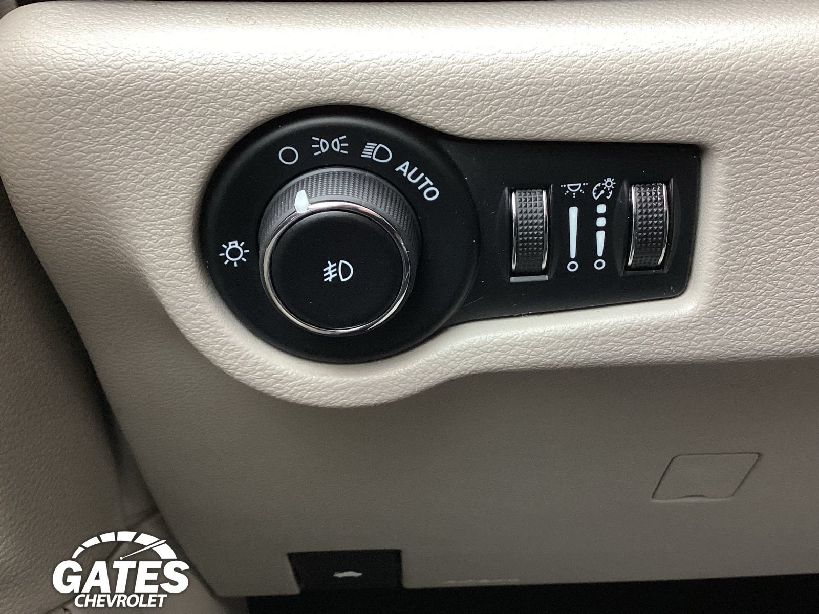Used 2023 Chrysler Pacifica Touring-L FWD image 24