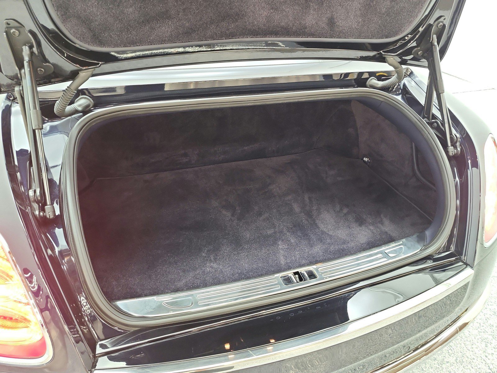 Used 2012 Bentley Mulsanne RWD image 21